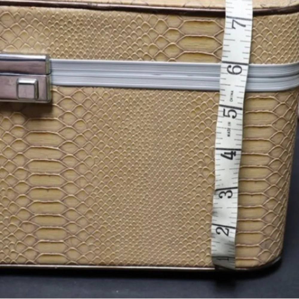 Makeup Case Vintage New? w/mirror removable tray & 4 plastic bottles with lids